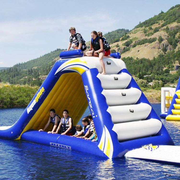 Dreieckiges aufblasbares Wasserturmspielzeug mit Rutsche Triangular Inflatable Water Tower Toys With Slide